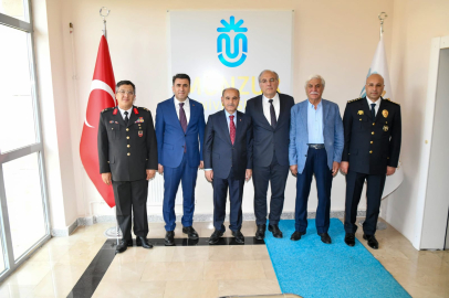 Vali Aygöl'den Munzur Üniversitesi Rektörü Peker'e ziyaret