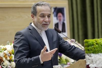Araghchi, Ermenistan Dışişleri Bakanı Mirzoyan ile görüştü