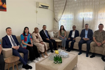 Şırnak Valisi Ekici’den şehit Güvenlik Korucusu Nas'ın ailesine ziyaret