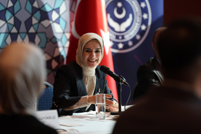 Bakan Göktaş, “Ulusun Annesi” sergisinin açılışını gerçekleştirdi