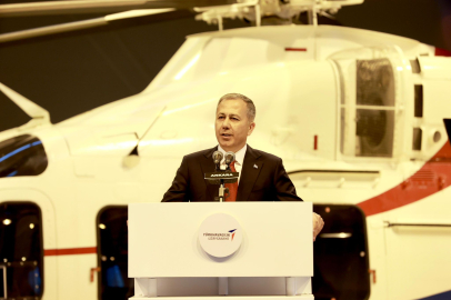 Bakan Yerlikaya, Çanakkale'deki yangından etkilenen vatandaşları ziyaret etti