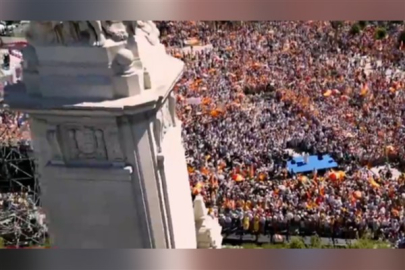 İspanya'da on binler ''Mafya mı yoksa Demokrasi mi'' mitingine katıldı