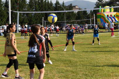 Osmangazi’de kız çocukları için Mini Voleybol Şenliği