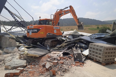 Kayapa’da Kaçak Fabrika Yıkıldı