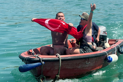 İzmir’in gururu Tuna bir kez daha tarih yazdı... Tuna, 'Manş' hedefine ulaştı!