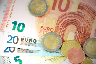 Acar Menkul: EURUSD paritesi 1,1737 seviyesinde seyrediyor
