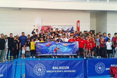 Balıkesir Büyükşehir Belediyesi'nden güreş branşından madalya