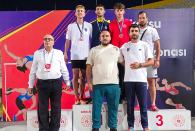 Karamanlı atletler İzmir'de madalya kürsüsünde