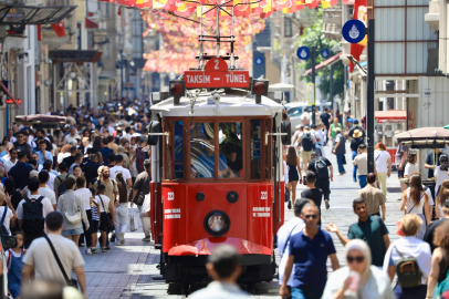 İstanbul’un Tarihi Nostaljik Tramvayına Modern Görünüm