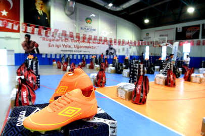 Malatya'da amatör spor kulüplerine 10 milyon TL değerinde spor malzemesi desteği