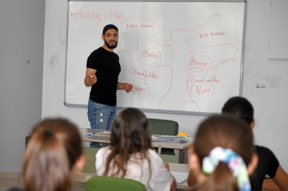 Yabancı Üniversite Öğrencilerinden Osmangazili Çocuklara İngilizce Eğitimi
