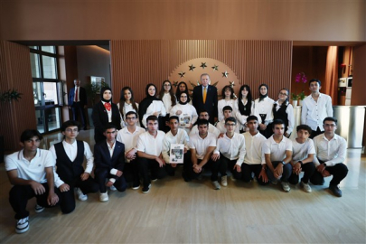 Cumhurbaşkanı Erdoğan, öğrencileri Ahlat Cumhurbaşkanlığı Külliyesi'nde kabul etti