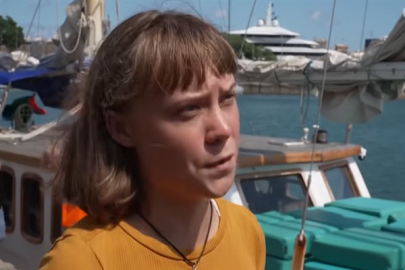 Greta Thunberg, Keir Starmer'ın "Gazze soykırımını durdurma yasal görevi" olduğunu söyledi