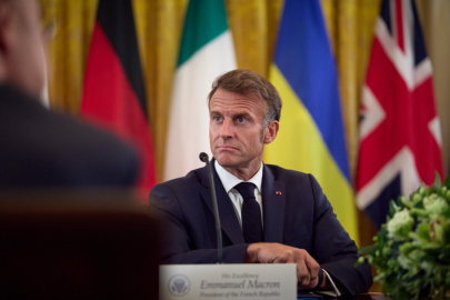 Macron: Rehinelerin eve dönmesi için yorulmadan çalışıyoruz