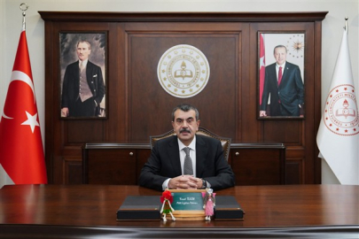 Bakan Tekin, "Bir Okul, Bin Umut; Gazze Kermesi"ni ziyaret etti