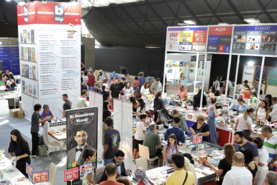Kitapseverler Antalya Kitap Fuarı’nda buluştu
