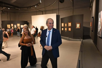 Cumhuriyet’in 102. yılına özel sergi Kepez’de sanatseverlerle buluştu