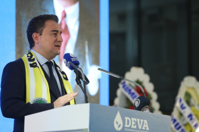 Babacan: Nereye gideceğimizi, kimi selamlayacağımızı size mi soracağız kardeşim?