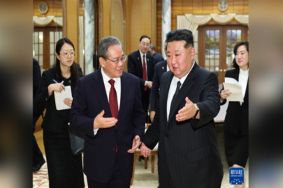 Başbakan Li, Pyongyang’da KDHC lideri Kim Jong Un’la görüştü