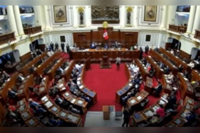 Peru'da Kongre, devlet başkanını görevden aldı