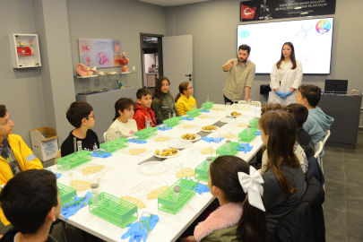 Nilüfer’de Çocuklar Muzdan DNA İzolasyonu Yaptı