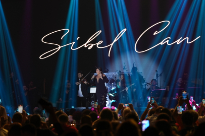Sibel Can, Kıbrıs Gecesinde Müzik Ziyafeti Sundu