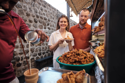 Eski Dubai’deki Kültürel Yemek Turları, Dünyanın En İyi Deneyimlerinden Biri Olarak Seçildi