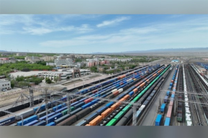 Xinjiang’da demir yolu yük miktarı 200 milyon tonu aştı