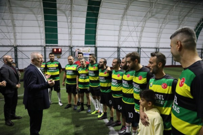 Edremit’te Cumhuriyet Kupası’nın şampiyonu 9 Eylül FK oldu