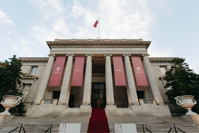 Katar, Washington’daki yeni büyükelçiliğini açtı