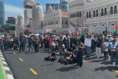 Malezya'daki Trump karşıtı göstericiler ASEAN Zirvesi öncesinde ABD politikalarını kınadı