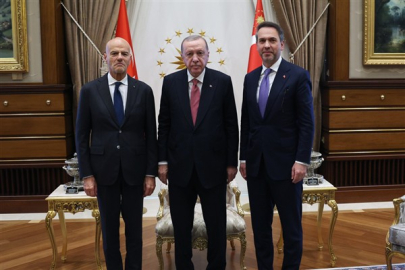 Cumhurbaşkanı Erdoğan, İtalya Milli Hidrokarbon Ajansı Başkanı Descalzi'yi kabul etti