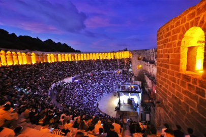 Genç oyuncular Aspendos Antik Tiyatrosu’nda sahne aldı