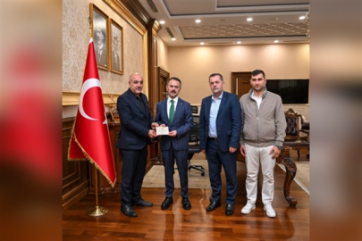 Yesevi Hareketi Derneği’nden Vali Aktaş'a ziyaret