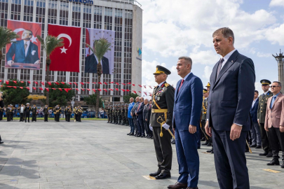 İzmir’de Cumhuriyet Bayramı Kutlamaları Başladı
