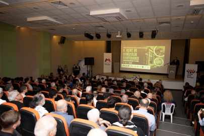 Mersin’de 2. Kent ve Denizcilik Konferansı düzenlendi