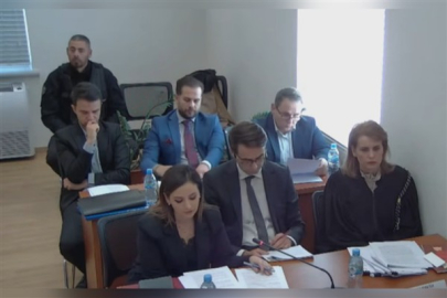 Arnavutluk Anayasa Mahkemesi, Veliaj'ın görevden alınması kararını bozdu