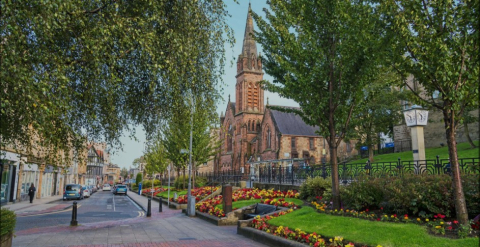 EY Item Club: Vergi artışları İngiltere'nin büyümesini sınırlayacak