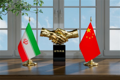 Wang Yi, İranlı mevkidaşıyla görüştü