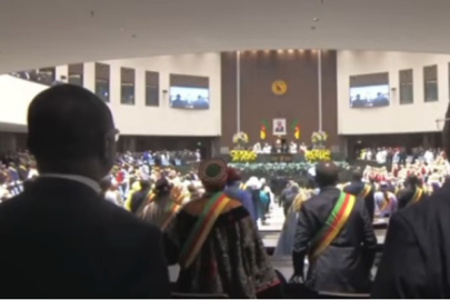 Dünyanın en yaşlı devlet başkanı Kamerun'da sekizinci dönem için yemin etti