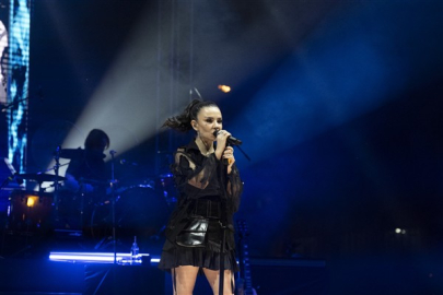 Şarkıcı Fatma Turgut, Mersin’de konser verdi