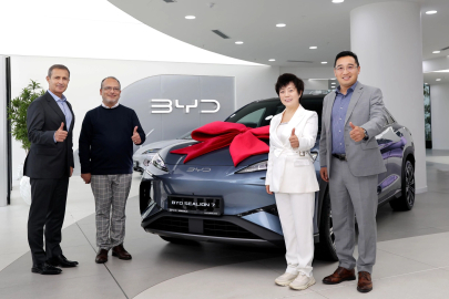 BYD Başkan Yardımcısı Stella Li, Türkiye’de İlk SEALION 7 Teslimatını Gerçekleştirdi