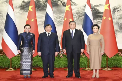 Xi Jinping, Tayland Kralı ile görüştü