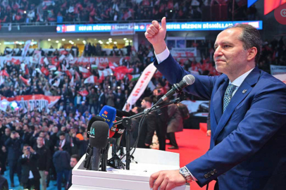 Erbakan yeniden Genel Başkan