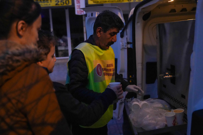 Keçiören'de vatandaşlara sıcak çorba ikramı yapılıyor