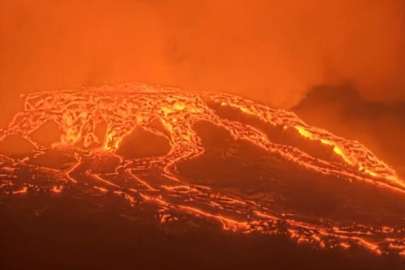 Hawaii'deki Kilauea yanardağı, geçen yıldan beri püskürüyor
