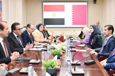 Mısır Sağlık Bakanı ve İnsan Gelişimi Bakanı, Katar Büyükelçisi ile görüştü