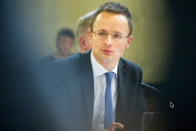 Szijjarto: Macaristan'ın, herhangi bir başkentin iznine ihtiyacı yok