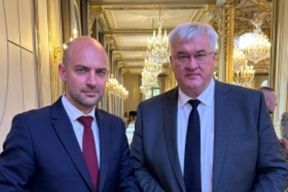 Sybiha, Fransız mevkidaşı Barrot ile bir araya geldi