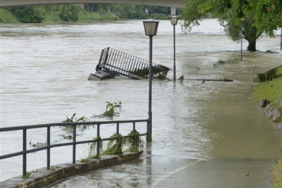 Asya'daki sellerde ölü sayısı 1.100'ü geçti